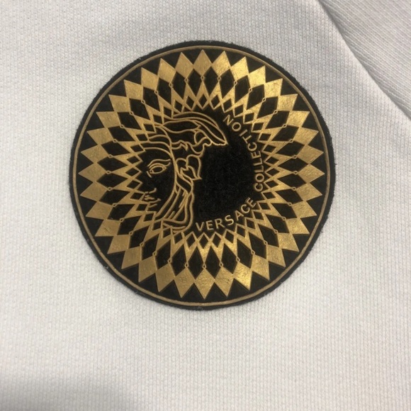 Versace - Picture 1 of 5